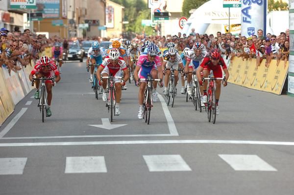 Santambrogio is coming on strong, but Gavazzi holds on.