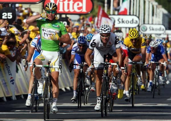 Mark Cavendish's clever tribute to cell phone maker and sponsor HTC
