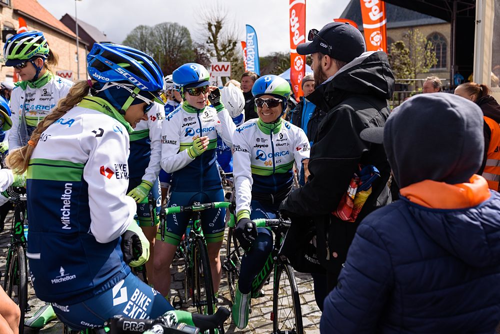 One final chat for Orica-AIS before the start of Dwars door de Westhoek 2016