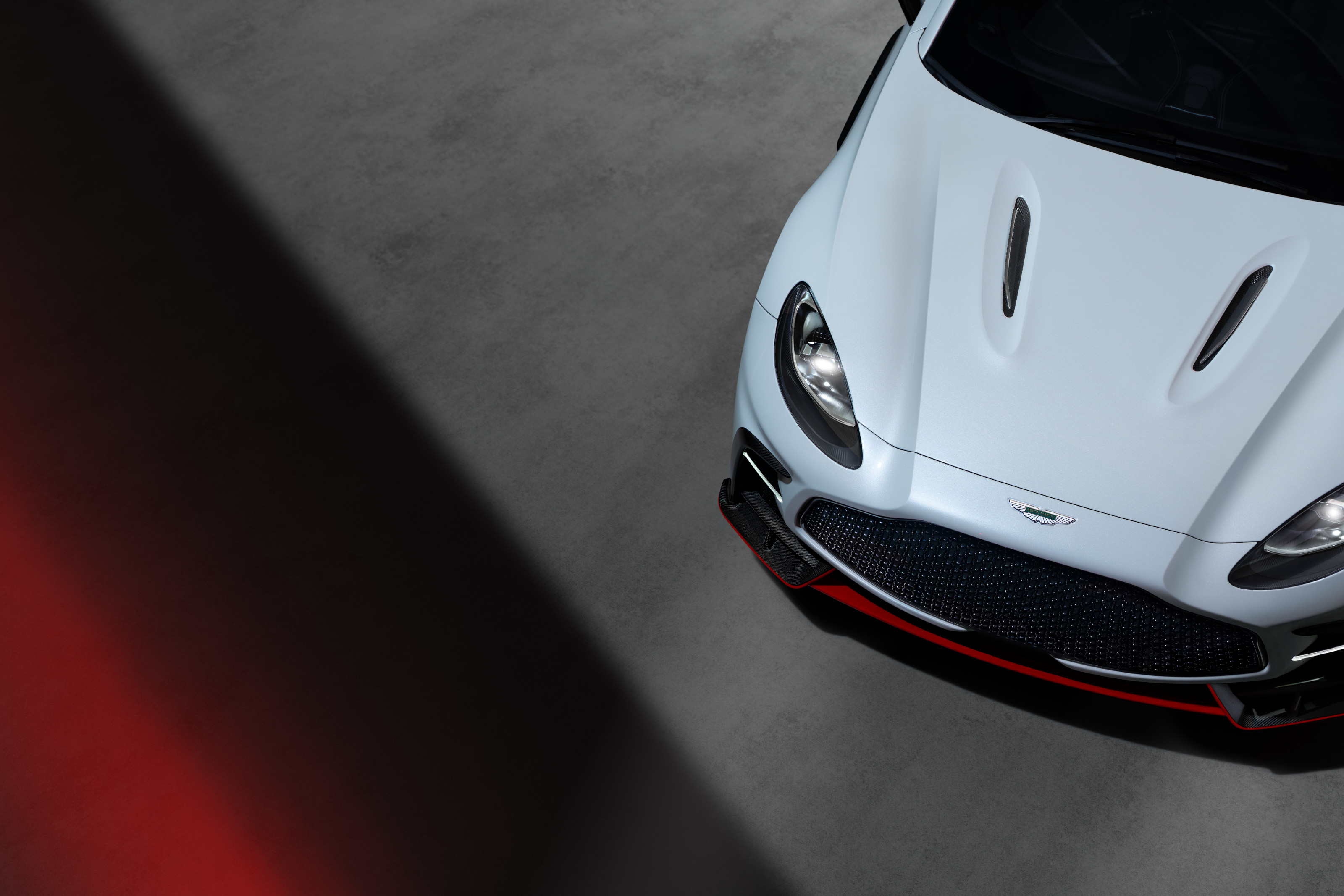 Aston Martin DBX S