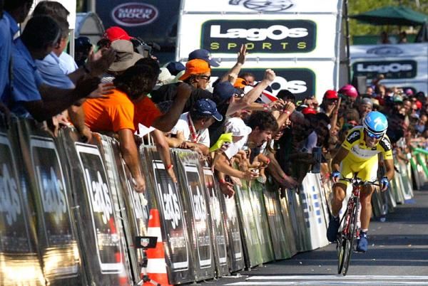 Nuno Ribeiro (Liberty Seguros) digs deep in the final metres of the time trial.