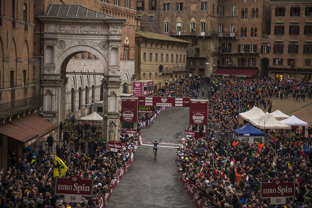 Michal Kwiatkowski on his way to winning the 2017 Strade Bianche