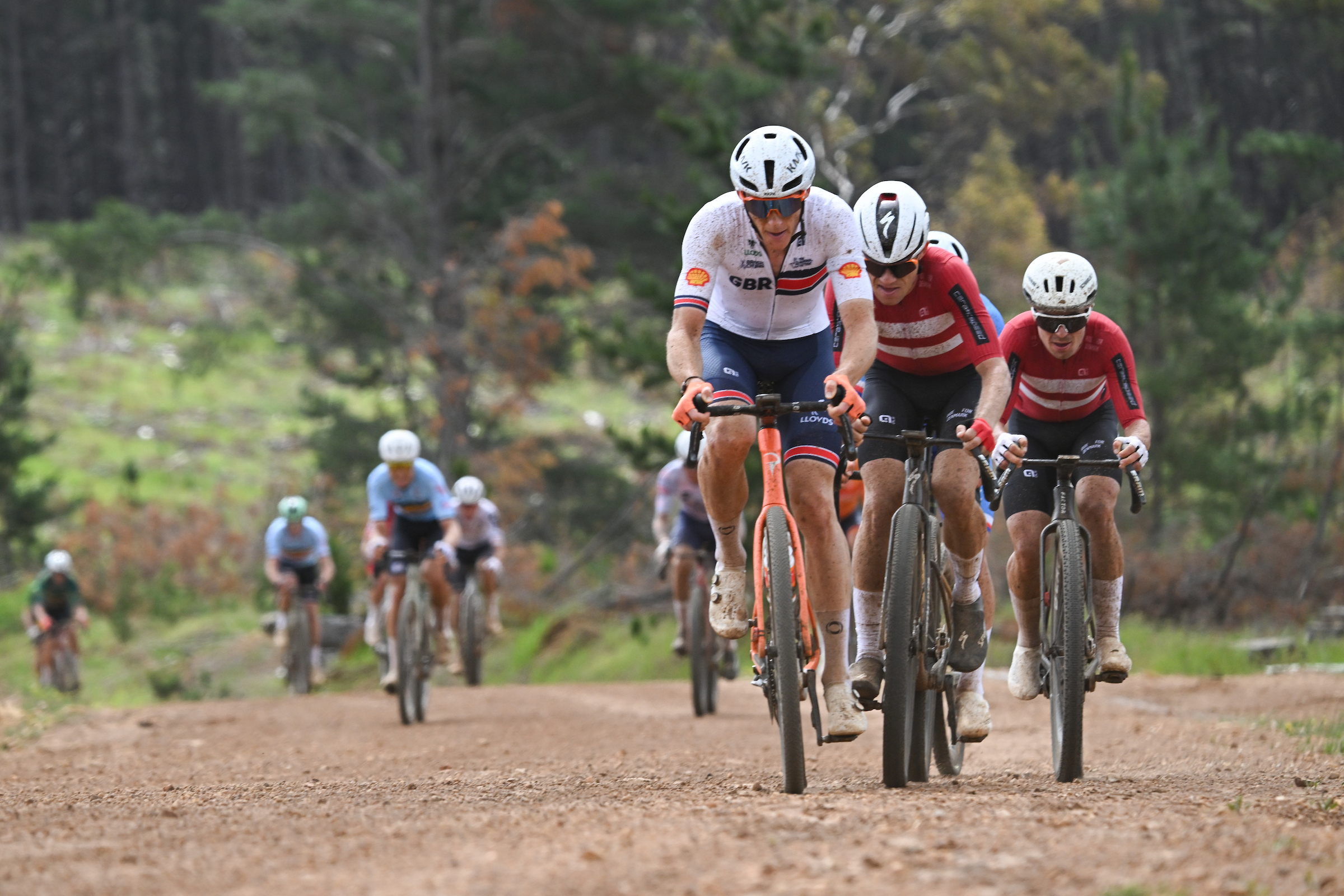 Elite men tackle 3,713m of elevation gain across 144km with 85% gravel en route to rainbow-jersey victory