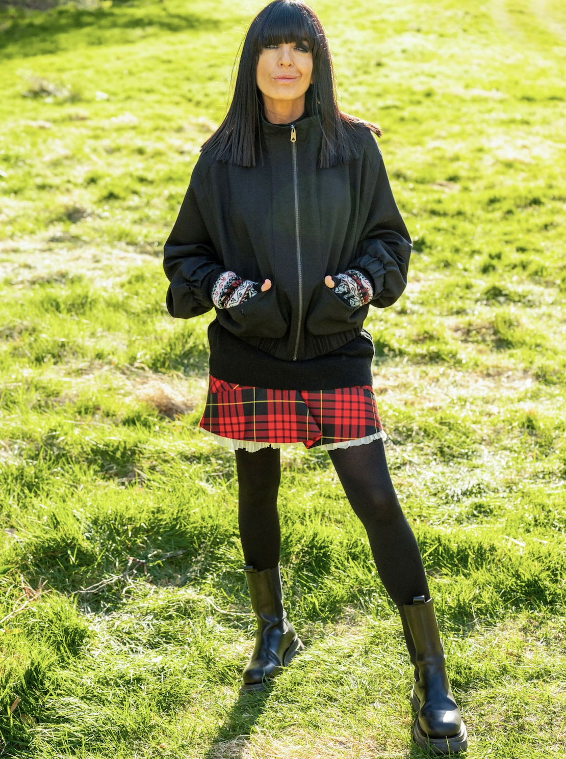 claudia-winkleman-traitors-outfits
