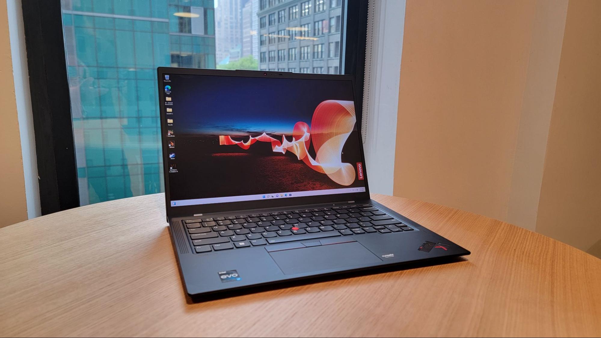 ThinkPad X1 Carbon Gen 10  Ultralight, super-powerful Intel Evo