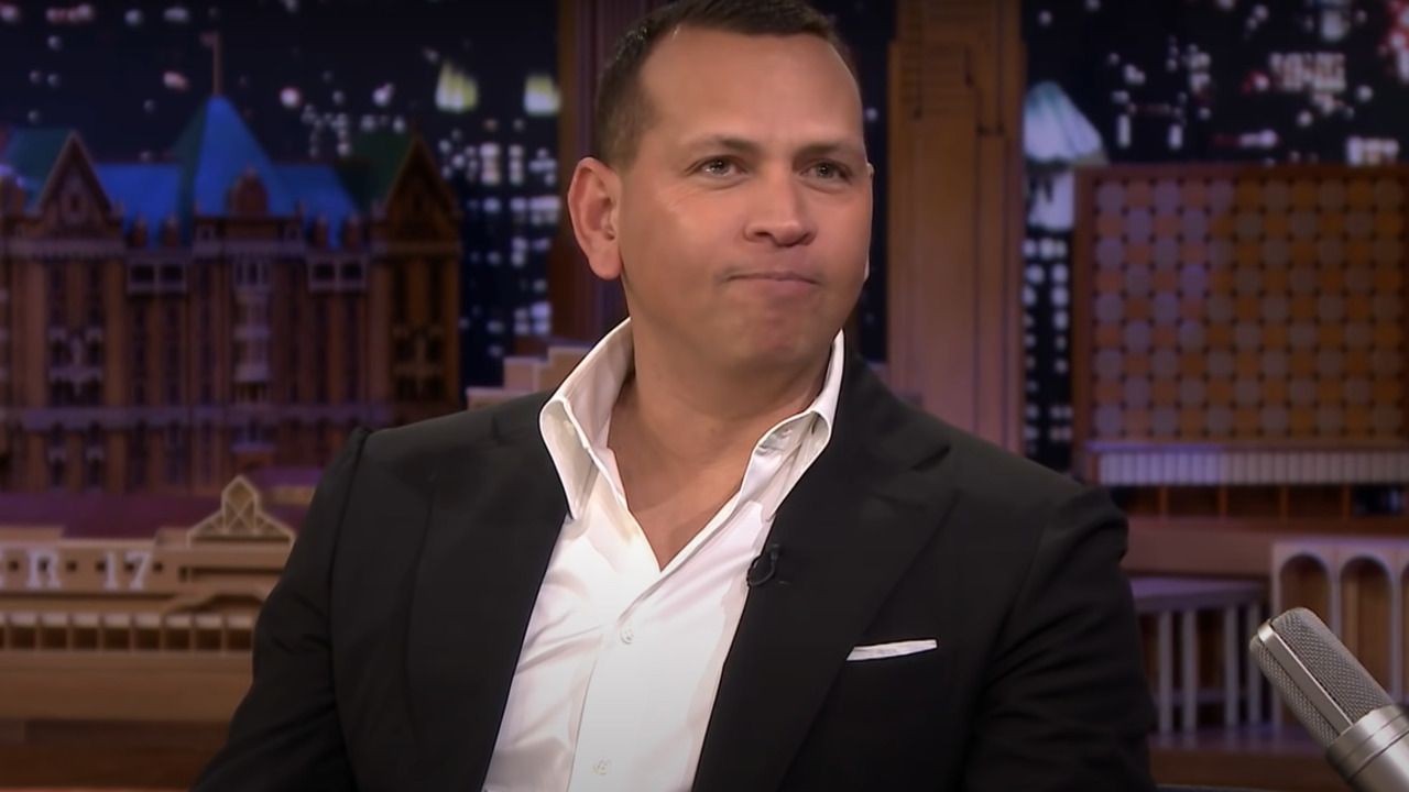 A-Rod Pokes Fun At Himself Over Current Relationship Status Following ...