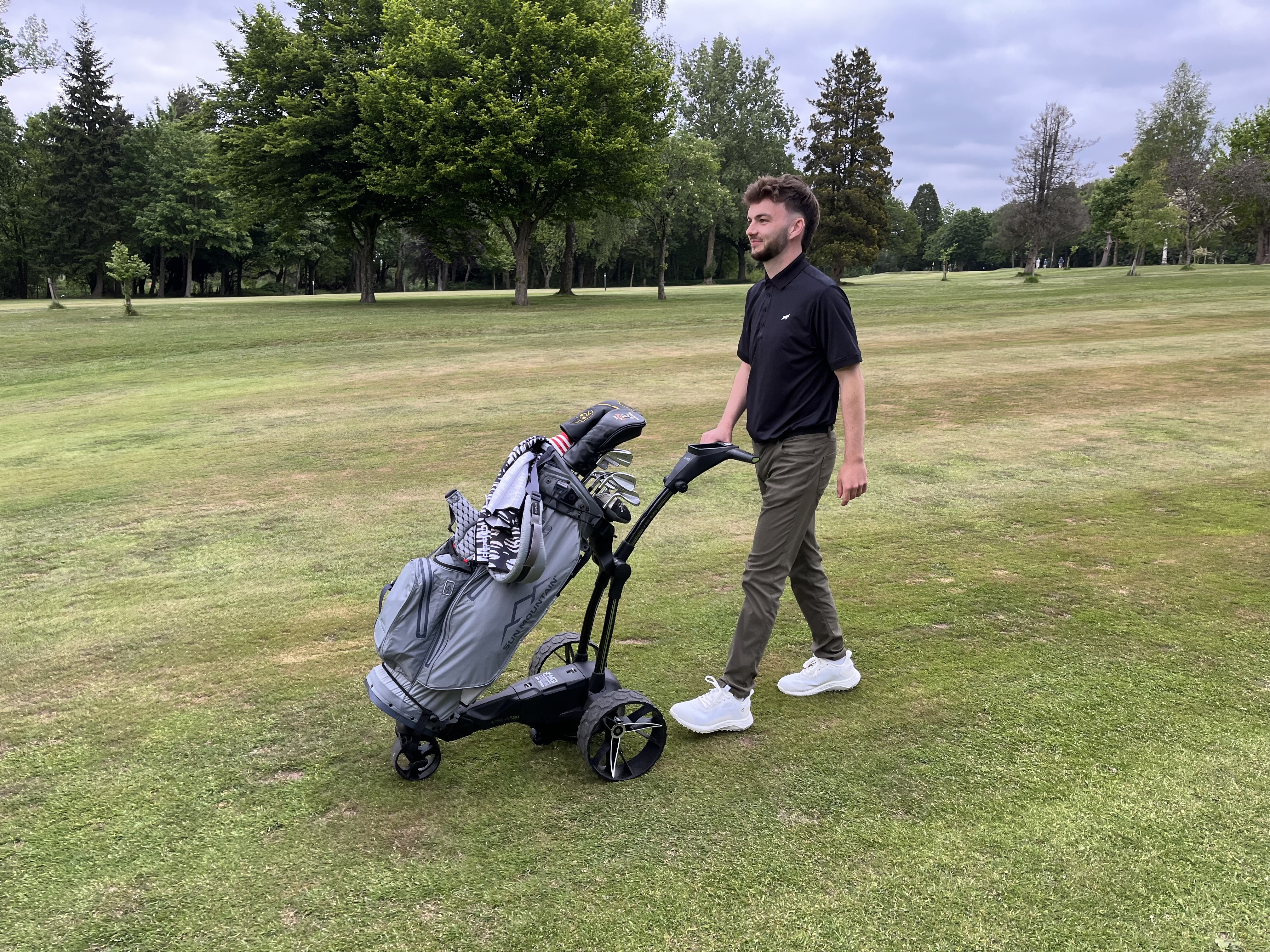 Sun Mountain H2NO Lite VLO 14-way Stand Bag review