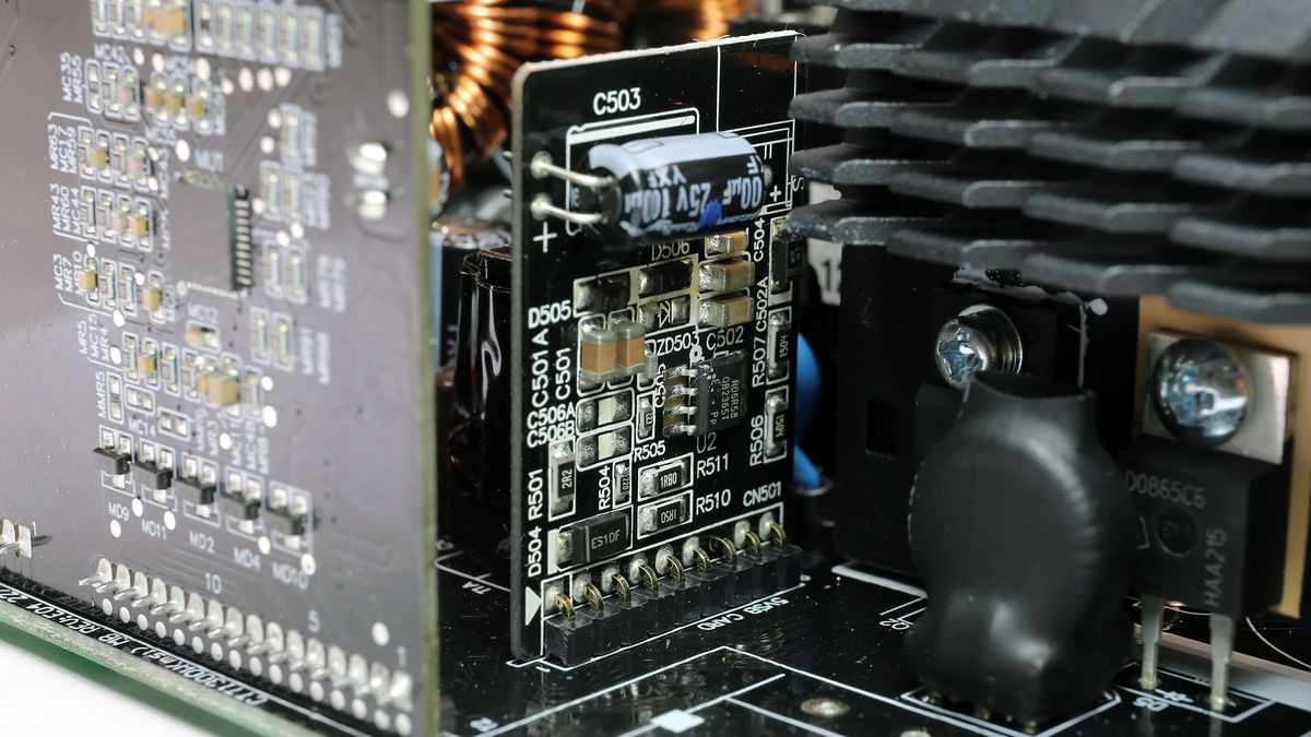 MSI MEG Ai1000P PCIe5
