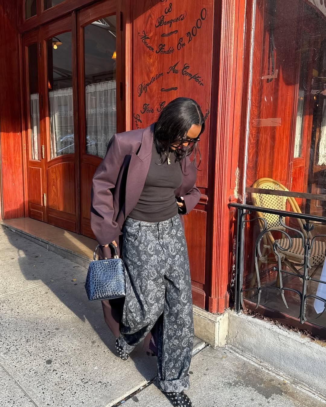 fashion people in fall outfits
