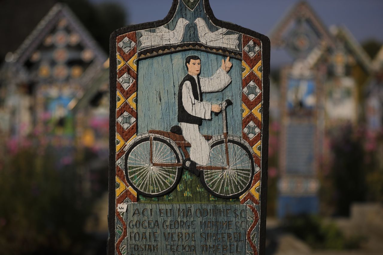 Romania&amp;#039;s Merry Cemetery.