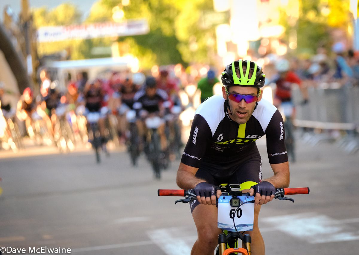 Geoff Kabush (Scott 3Rox Racing) attacked the peloton but seemed to be waiting for someone to join him