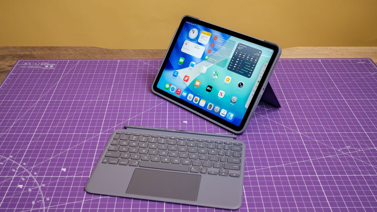 Logitech iPad Air M4 Keyboard Case