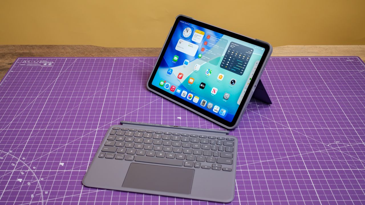 Logitech iPad Air M4 Keyboard Case