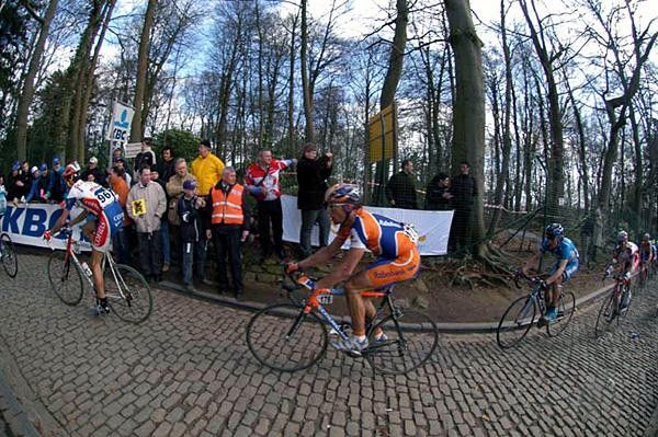 Pedro Horillo (Rabobank) near the top of the Muur