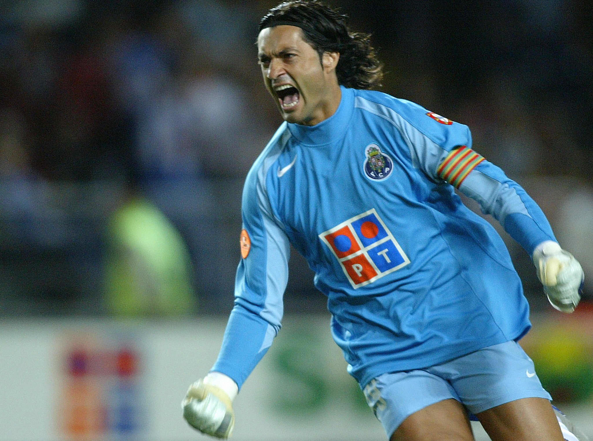 Vitor Baia celebrates a goal for Porto against Benfica in August 2004.
