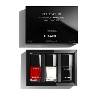 Chanel set le vernis with Chanel nail stickers