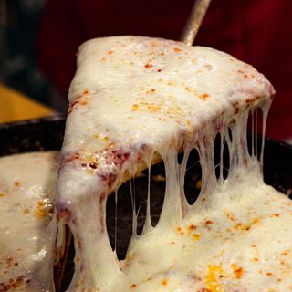 Best Pizza in Milan: Margherita from Spontini