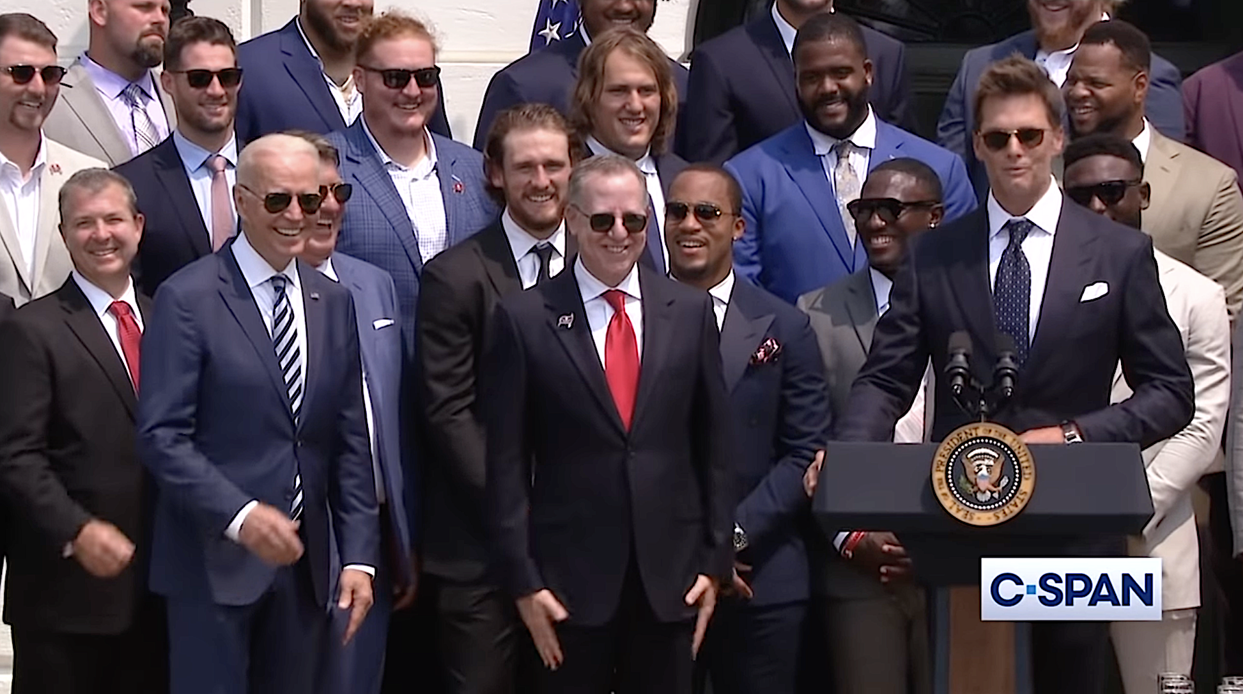 Tom Brady Takes Aim at Donald Trump With White House Super Bowl Jokes –  SheKnows