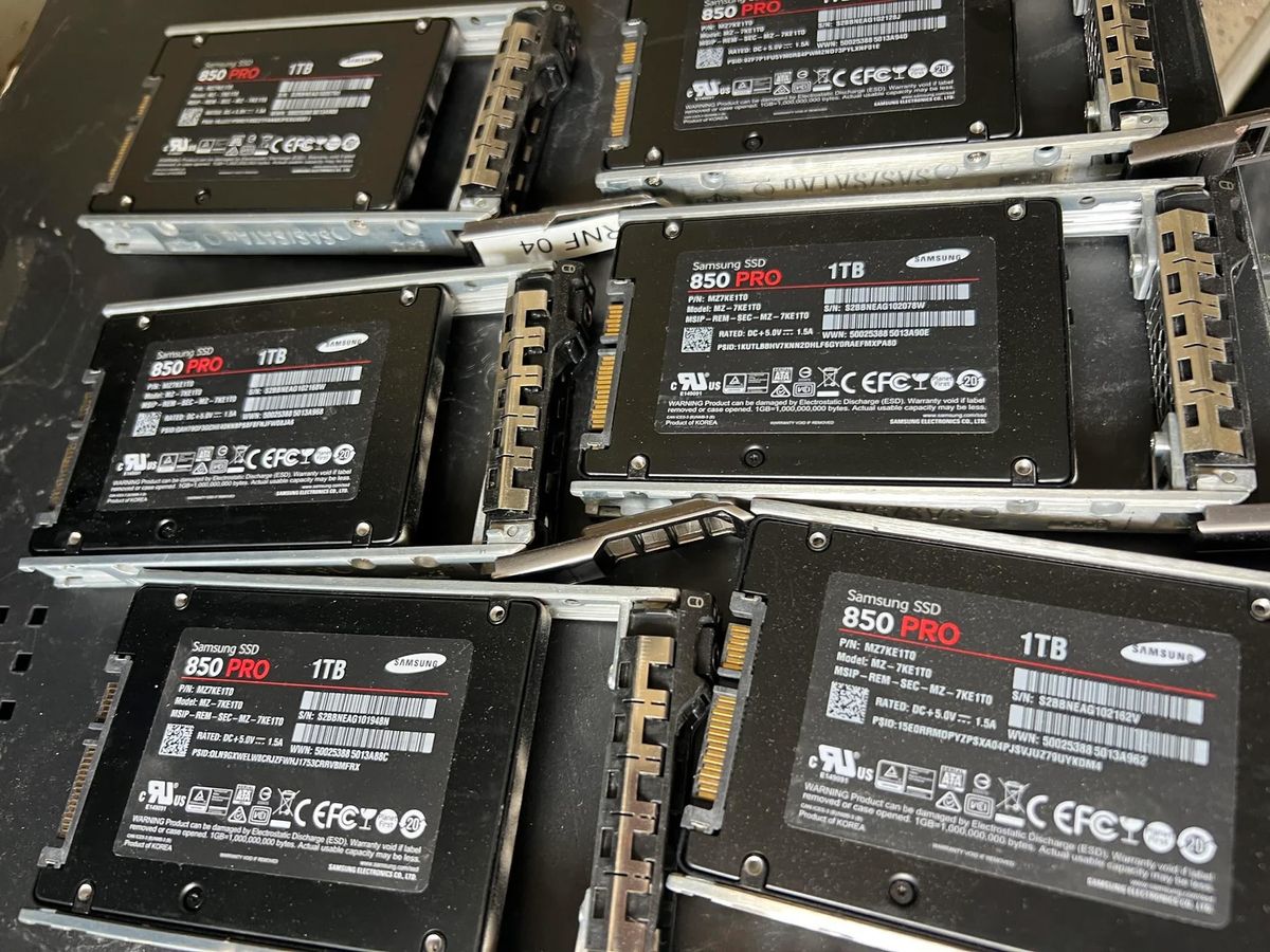 Lucky user finds 6TB of free SSD storage while dumpster diving — finder plans to use the six 1TB Samsung 850 Pro SSDs to download entire Steam library