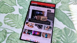 Samsung Galaxy Tab S9 Ultra 5G with T3 website open