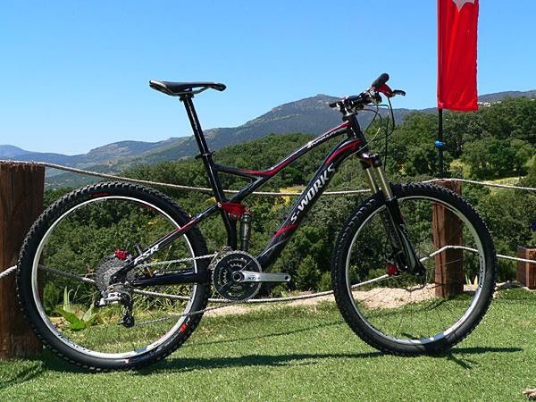 Specialized drastically revamps the S-Works Stumpjumper Carbon for 2008.