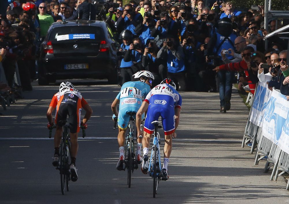 Fabio Aru approaches the finish of the Volta ao Algarve's final stage
