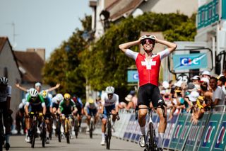 Fabio Christen wins stage 4
