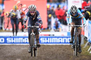 Pauline Ferrand-Prevot and Sanne Cant sprint for the win, women's Cyclo-Cross World Championships 2015