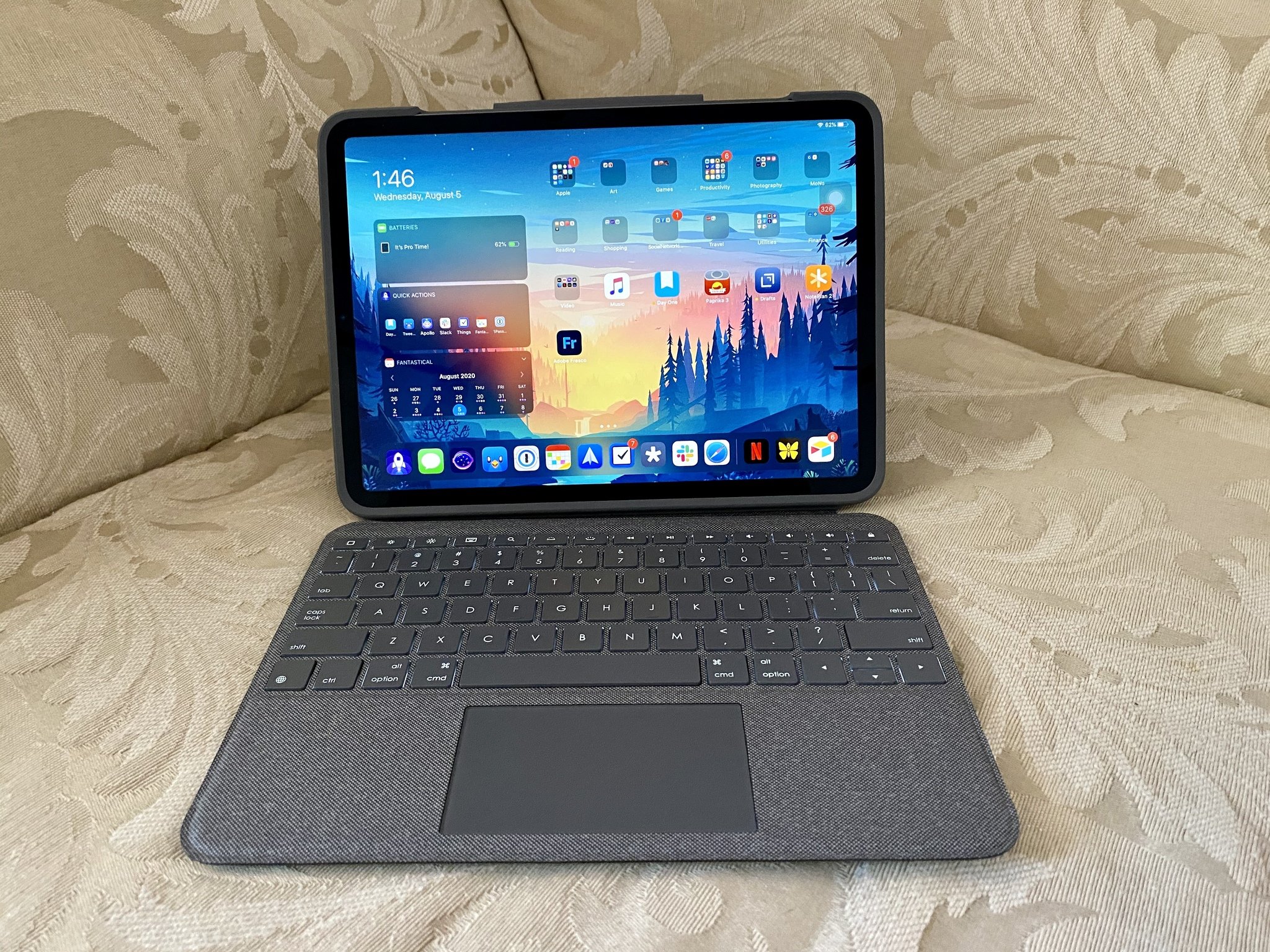 Logitech folio touch on sale ipad pro 11