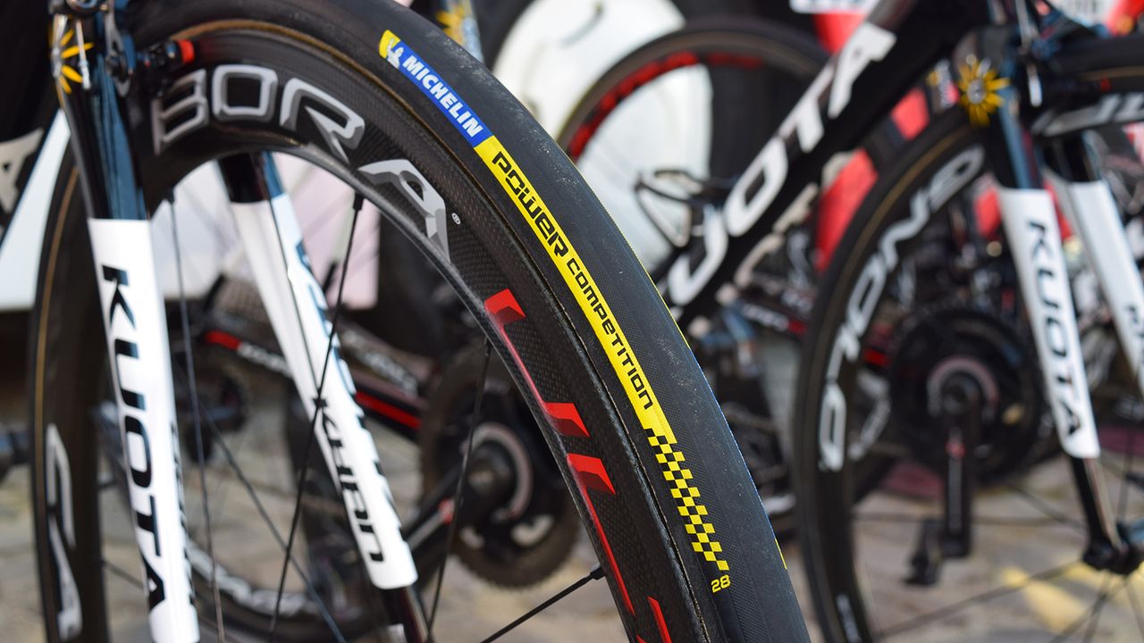 The majority of the Cofidis team used 28mm Michelin tyres