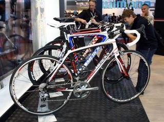 The women's-specific Eddy Merckx EFX-3 uses different geometry from the men's bikes for a better fit.