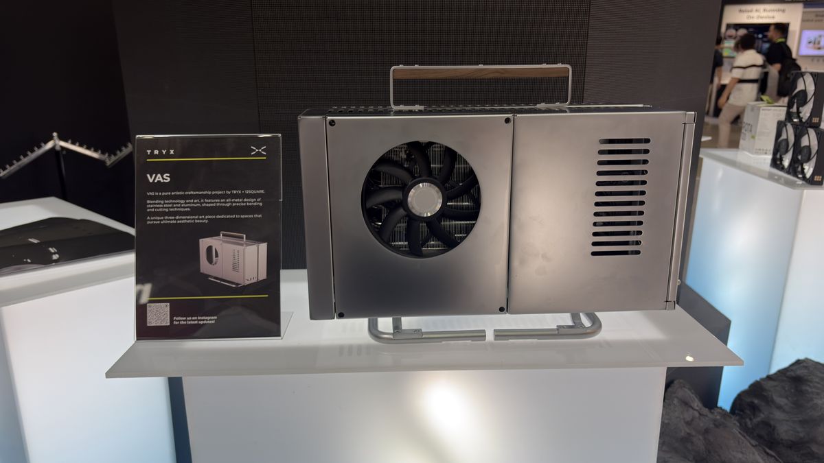 The Tryx Vas PC case: briefcase or air conditioning unit, you decide