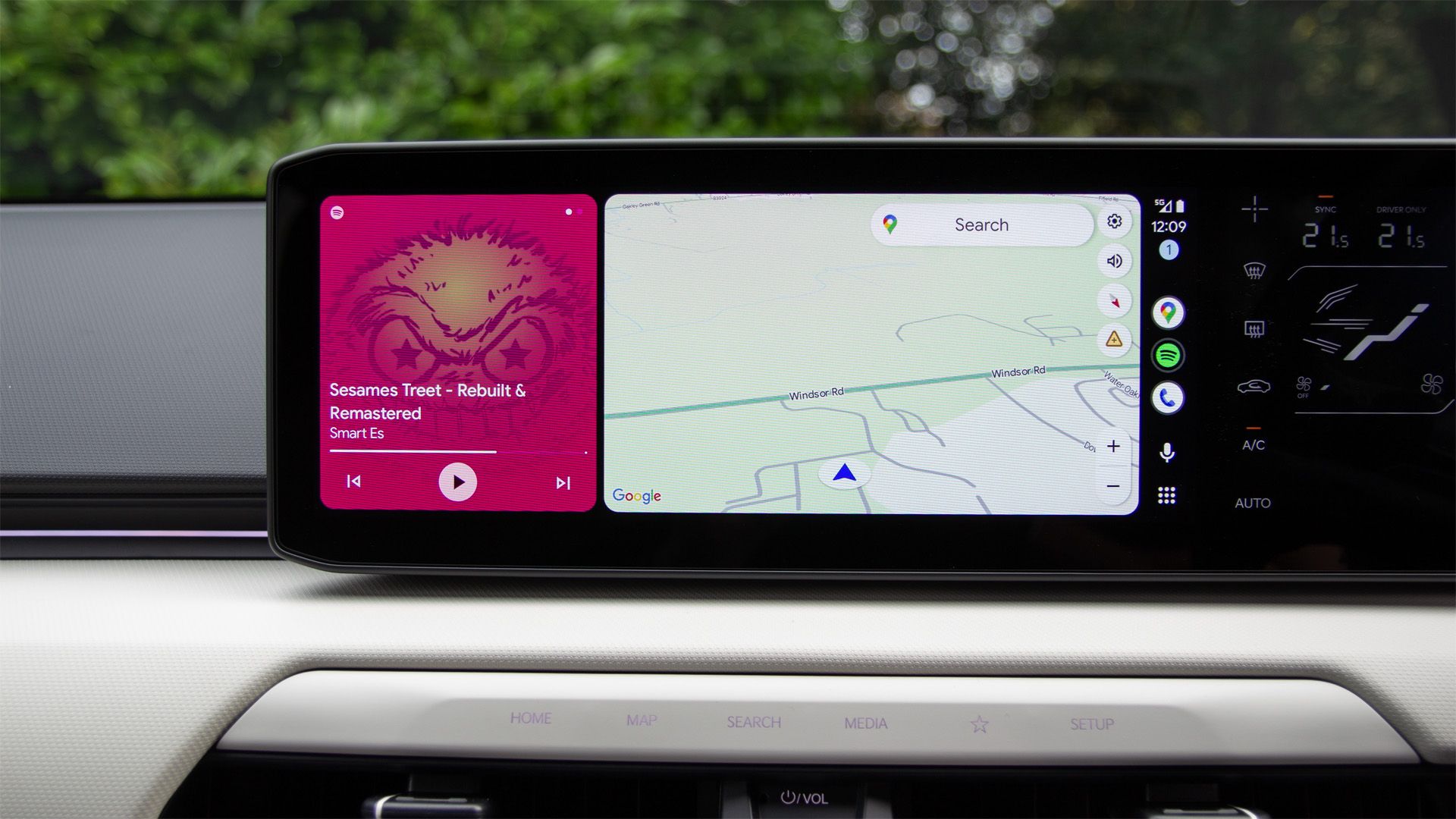 t3.com - Sam Cross - Android Auto becoming a better home for your music, with Spotify and Amazon leading the way
