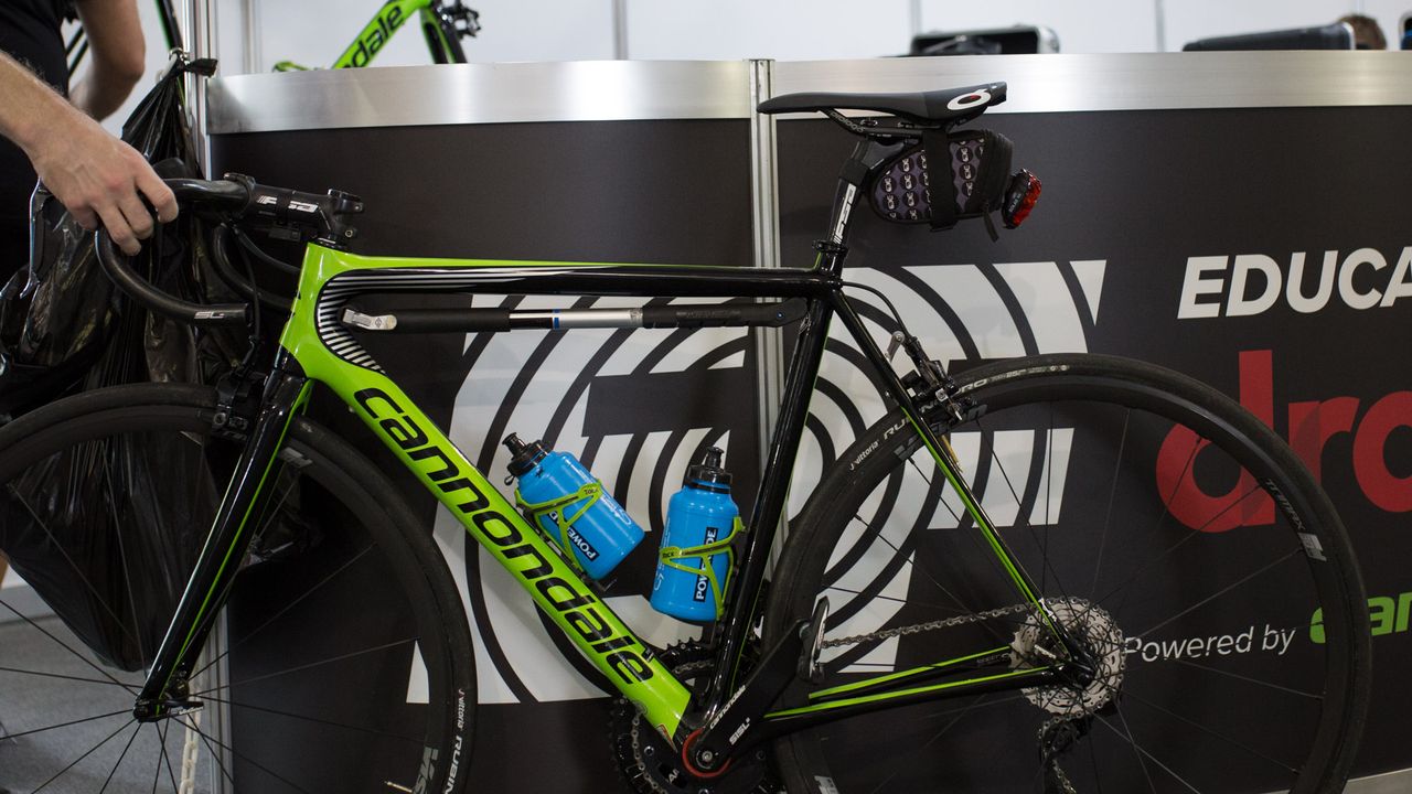 Pro riders use hand pumps and saddle bags too
