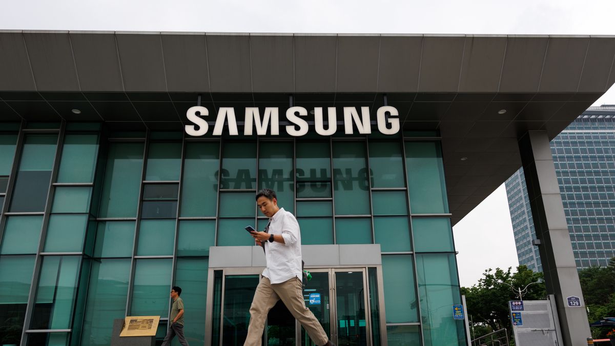 Union rally causes Samsung fab production to plummet by 58% during night shift as workers demand up to $400,000 bonuses — updated figures show over 40,000 people attended rally for better pay and bonuses