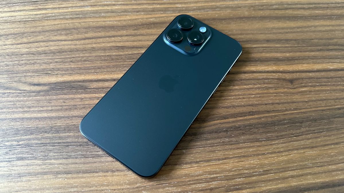 Apple iPhone 15 Pro Max review: an unparalleled portable movie and ...