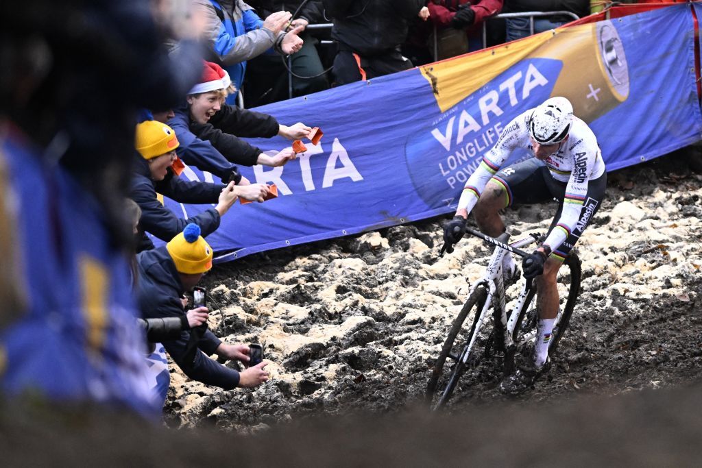 Dutch Mathieu Van Der Poel pictured in action during the men's elite race of the World Cup cyclocross cycling event in Gavere on Thursday 26 December 2024, stage 7 (out of 12) of the UCI World Cup competition.
BELGA PHOTO JASPER JACOBS (Photo by JASPER JACOBS / BELGA MAG / Belga via AFP)