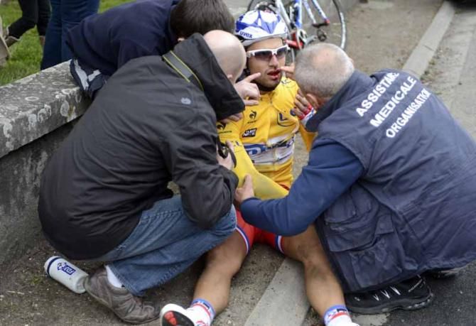 Race leader Nacer Bouhanni (FDJ) crashed during stage 2 and abandoned the race.