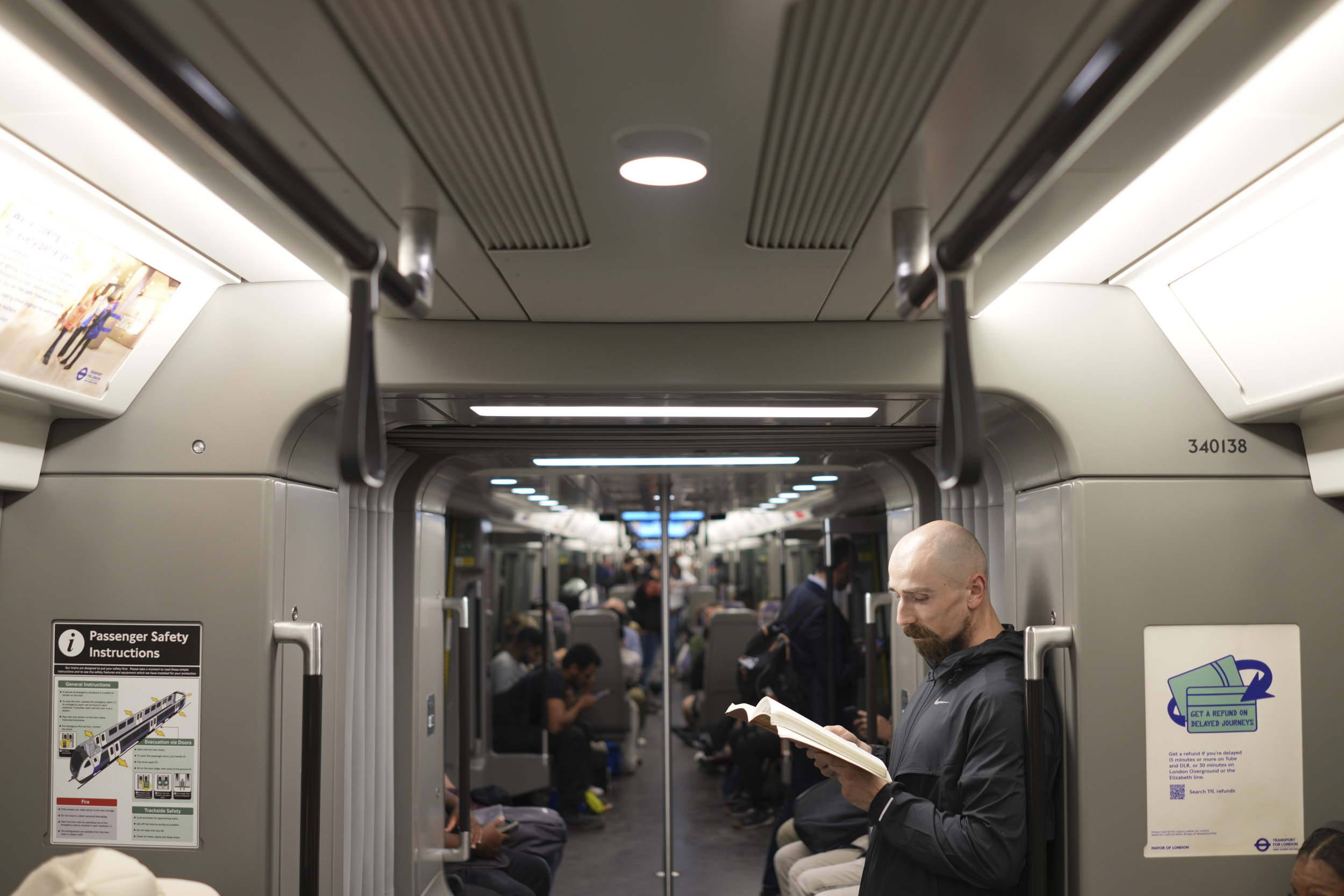 Sony RX1R III sample gallery: man on underground train