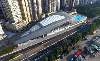 aero-dynamic structure and outdoor swimming pool
