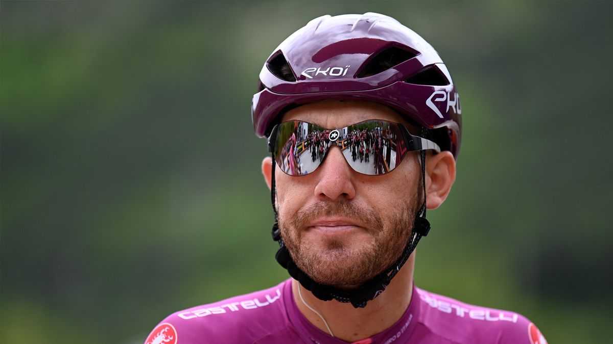 Giro d'italia colour-matched tech for the classification leaders