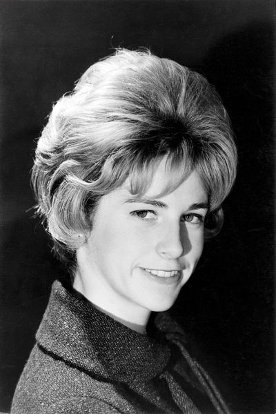Hair, Face, Hairstyle, Eyebrow, Chin, Retro style, Forehead, Blond, Black-and-white, Portrait,