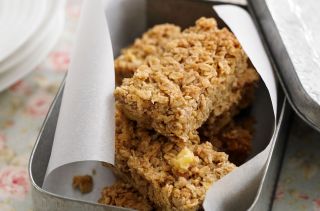 Apple flapjacks