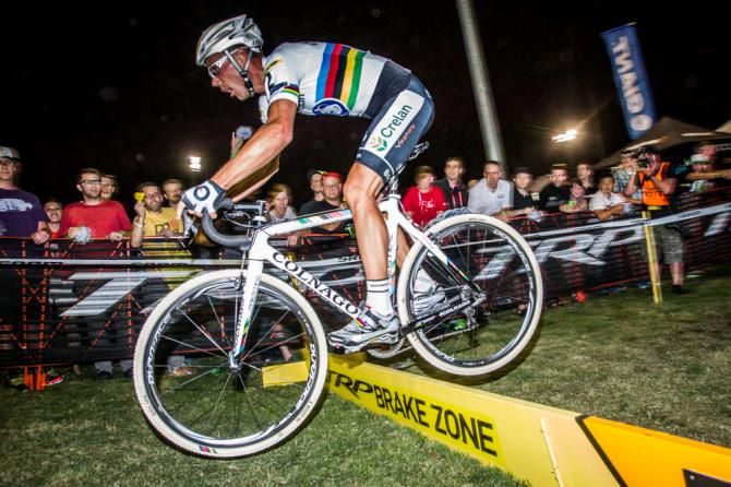 Sven Nys (Crelan) made easy work of the barriers.