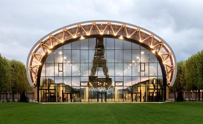 Le Grand Palais Éphémère建筑的外部视图