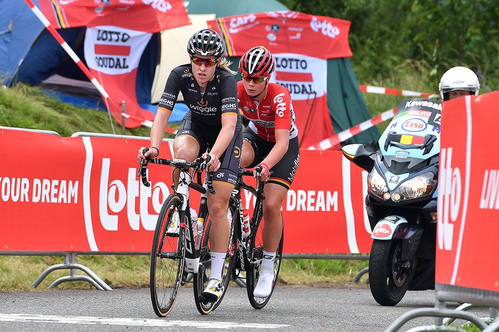 Jolien D'hoore (Wiggle High5) on a climb