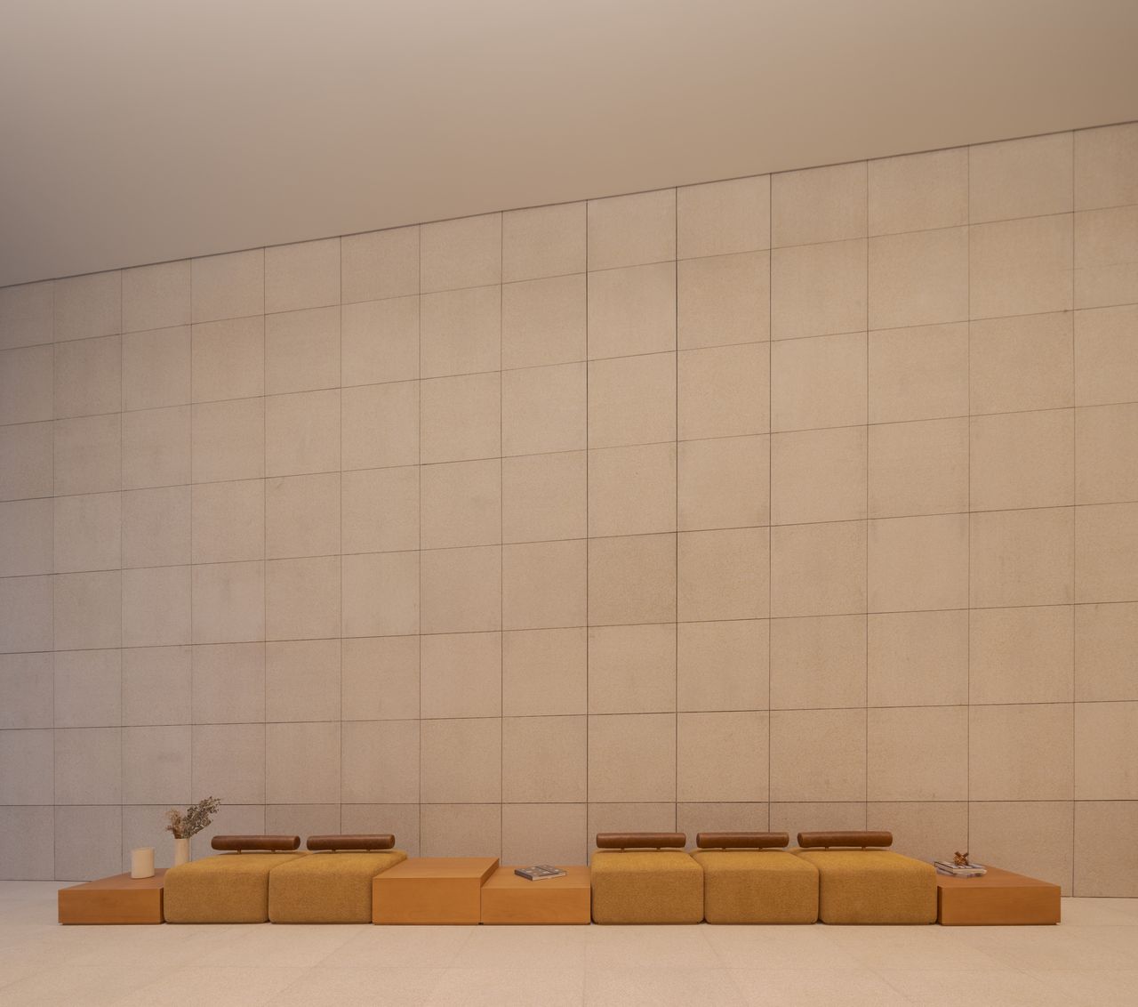 Lobby space in the Valente building, S&atilde;o Paulo