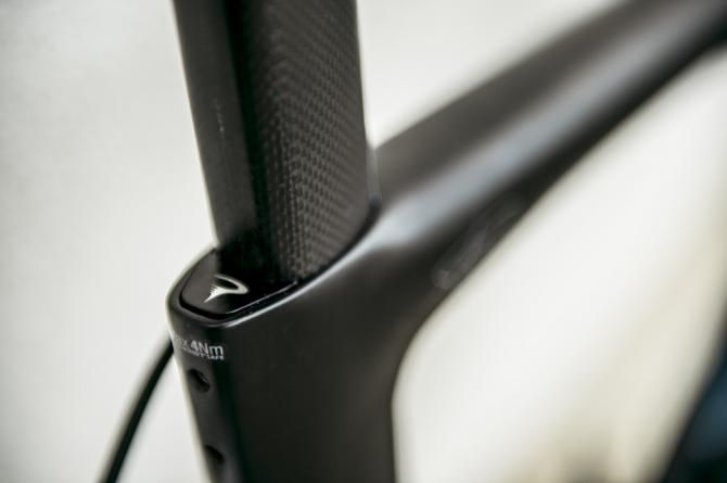 A tidy integrated seatpost clamp