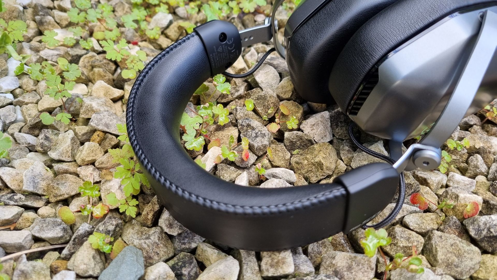 Close up shots of the various features on the Edifier G5 Max gaming headset