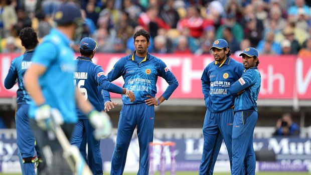 Senanayake and Sri Lanka team in cricket game against England